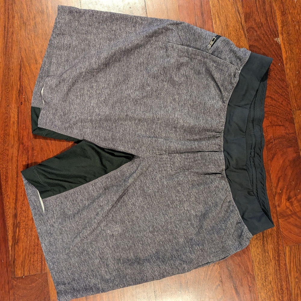 Men's Large Lululemon 9" Shorts
